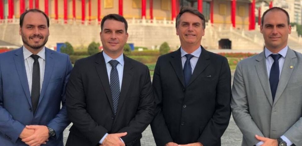 Não há general de pijama que dê jeito no capitão reformado que desconhece o Brasil