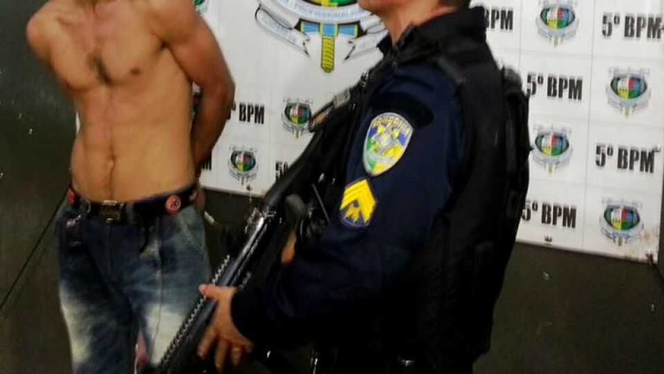 AMEAÇA: "Pensa que não sei que tu é polícia, você morre também, diz suspeito à PM de folga