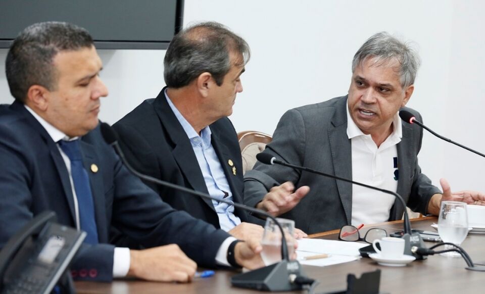 Geraldo da Rondônia condena ato de queimar equipamento de trabalhador