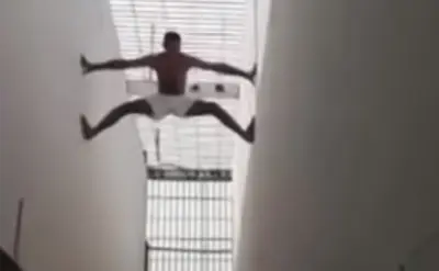 Vídeo flagra detento escalando paredes em presídio