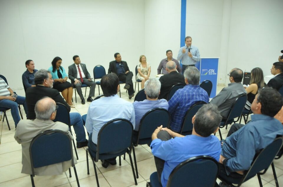 Prefeito assina termo de compromisso para implantar estacionamento rotativo em Porto Velho