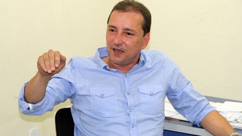 “Quero é trabalhar!” E avisa: “não tenho secretaria de porteira fechada com ninguém.”