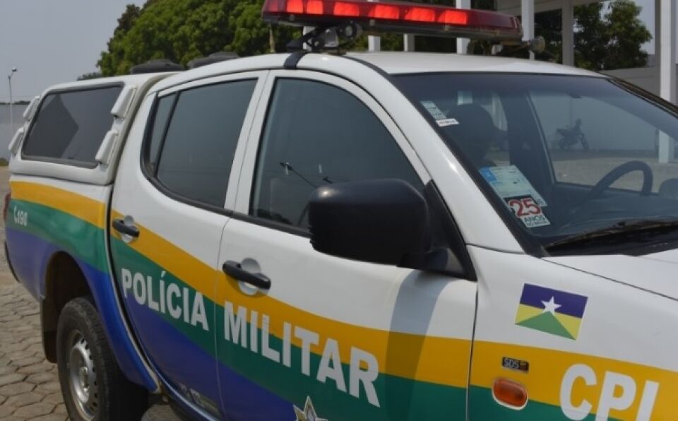 Homem é encontrado morto em cima de moto com vários tiros