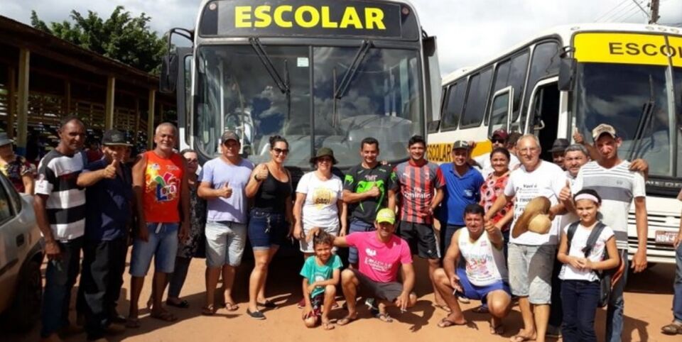 Ônibus chegaram em extrema e o mérito é da população