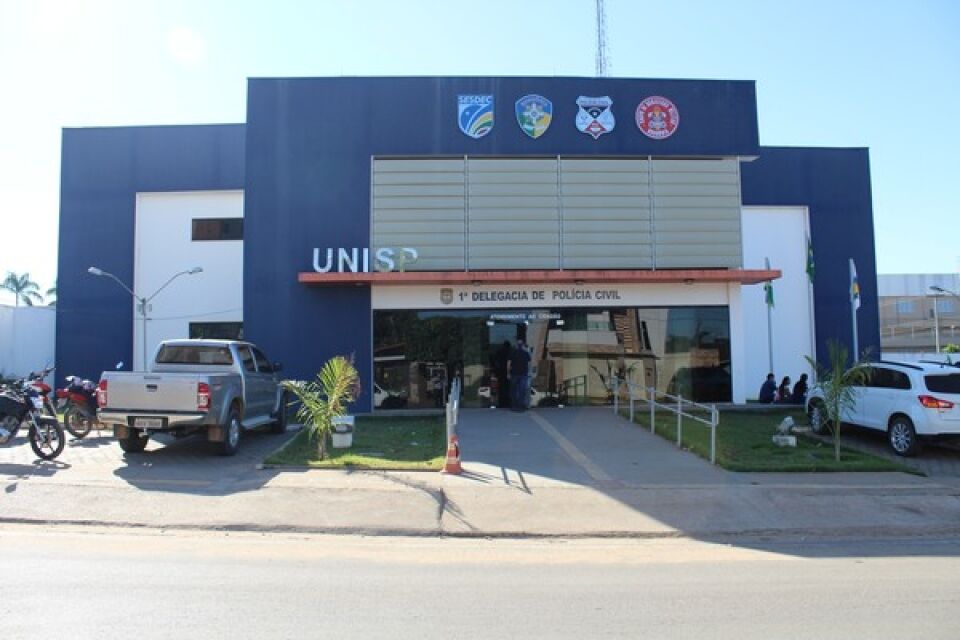 Homem é baleado com quatro tiros após discussão