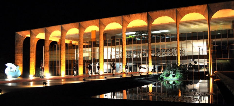 Itamaraty renova passaporte diplomático de Edir Macedo