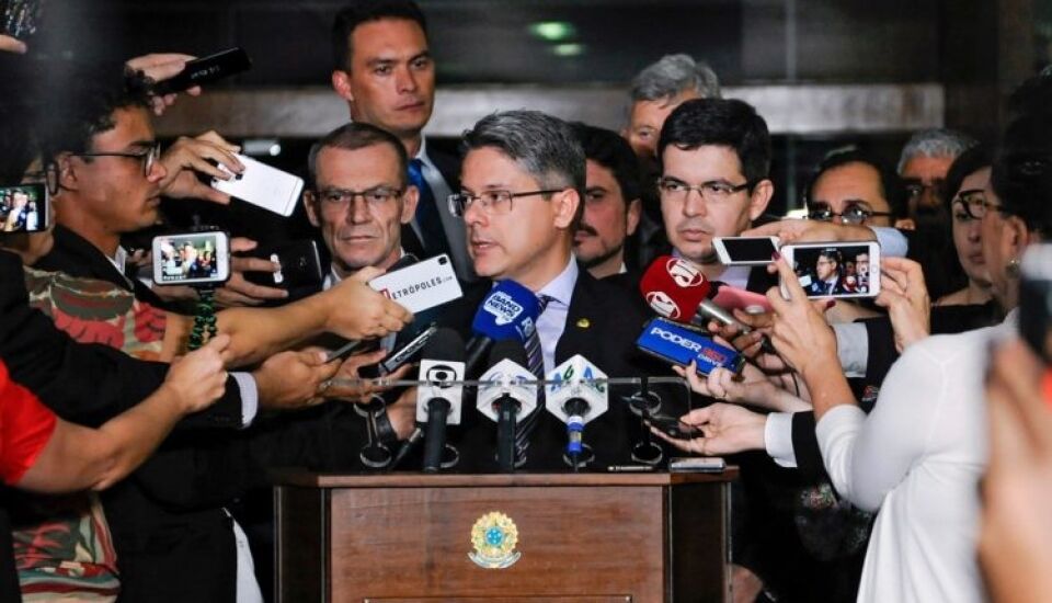 Senadores vão pedir impeachment de Dias Toffoli e Alexandre de Moraes