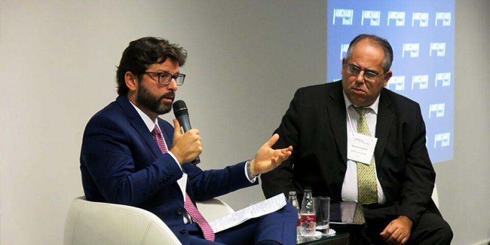 Governo promete derrubar impostos de importação de bens de capital e informática