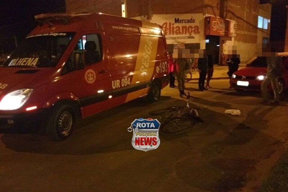 Mãe e filha que estavam em bicicleta são atingidas por carro