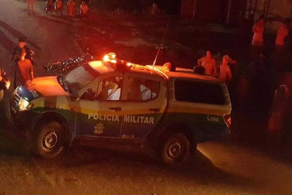 Ex-marido espanca mulher no meio da rua em Porto Velho