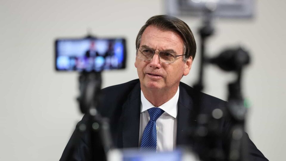 Globo volta atacar e ridiculariza Bolsonaro no 'Fantástico'