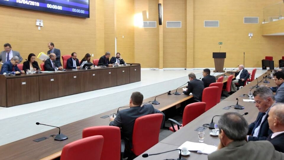 Por falta de compromissos com Porto Velho, Assembleia Legislativa reavalia projeto de expansão das usinas do Madeira
