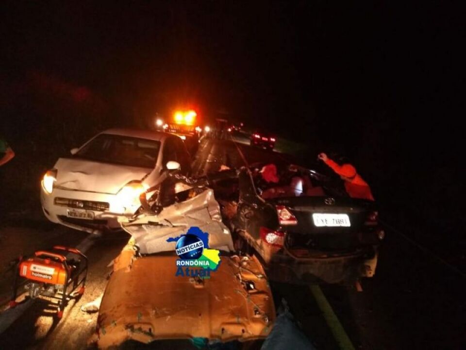 Pai e filho morrem em grave acidente na BR 364 próximo a Ariquemes; Esposa e filha estão em estado gravíssimo