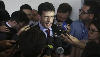 Polícia Federal faz busca e apreensão na sede do PSL em Minas Gerais