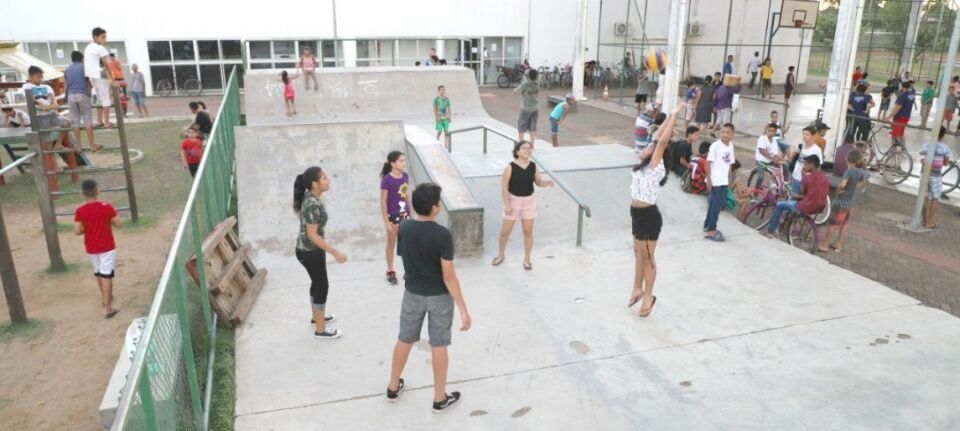 Semes oferece atividades recreativas e esportivas no aniversário da Praça CEU