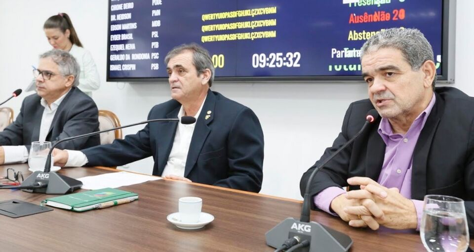 Comissão de Indústria, Comércio, Ciência e Tecnologia enfatiza preocupação com frigoríficos de Rondônia