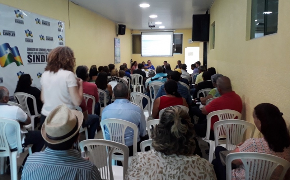Plenária aprova pauta de reivindicações de 2018