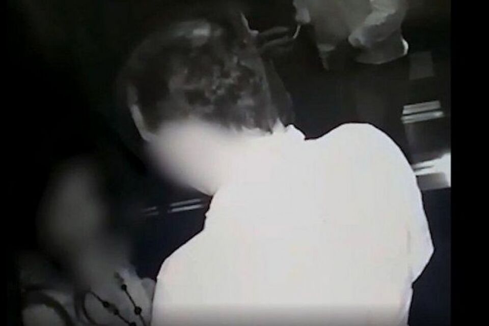 VIDEO: Prefeito do Paraná recebe sexo oral em elevador de hotel no DF