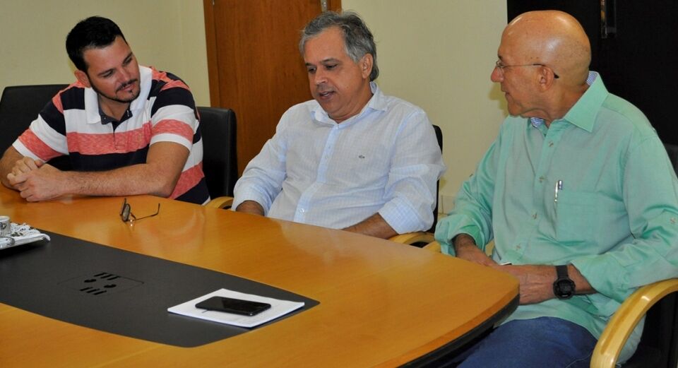 Geraldo, Confúcio e Flores tratam de educação, tecnologia e aeroporto de Ariquemes