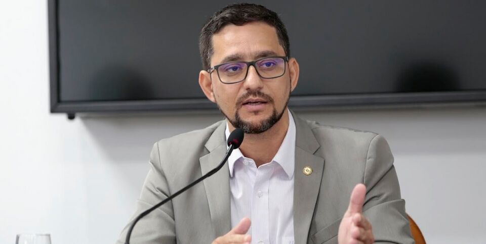 Após cobrança de Anderson Pereira sobre reabertura do restaurante Prato Cheio, Seas diz que houve alteração no projeto de reforma