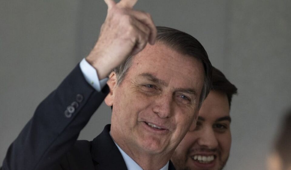 Bolsonaro vai assinar decreto que flexibiliza uso de armas de caça na 3ª