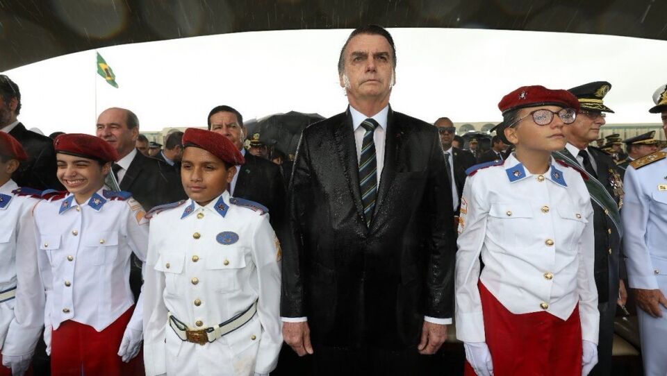 Bolsonaro reafirma compromisso de implantar um colégio militar em cada capital