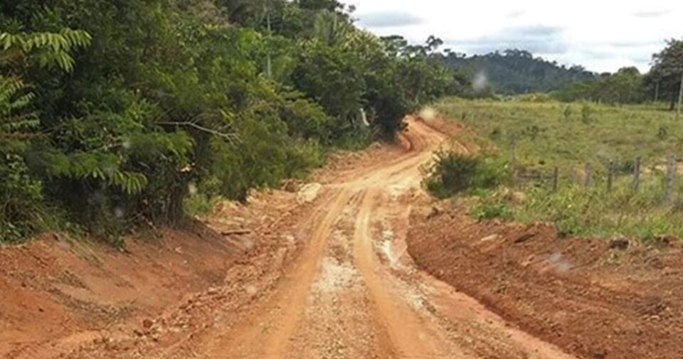 Com recursos de emendas do deputado Geraldo da Rondônia, Monte Negro recupera estradas na Comunidade São Geraldo