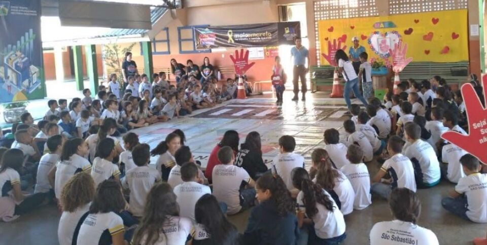 Estudantes da escola São Sebastião l são orientados sobre trânsito seguro