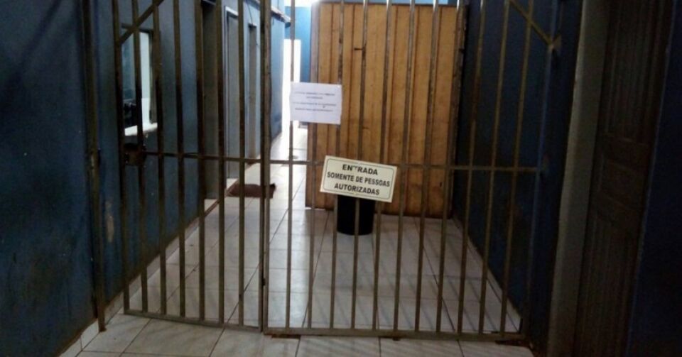 Após denúncia, homem de 50 anos é preso por manter relacionamento amoroso com criança de 12 anos