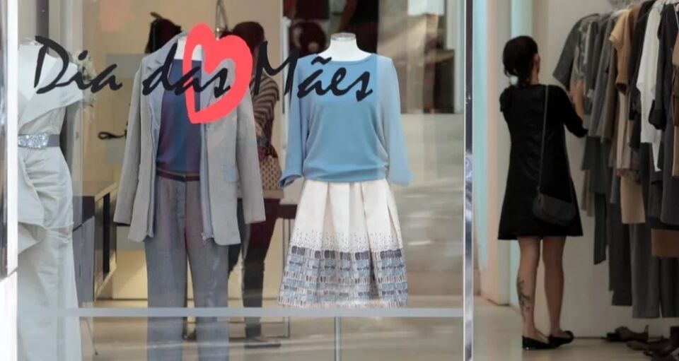 35,3% dos brasileiros pretendem gastar menos no Dia das Mães