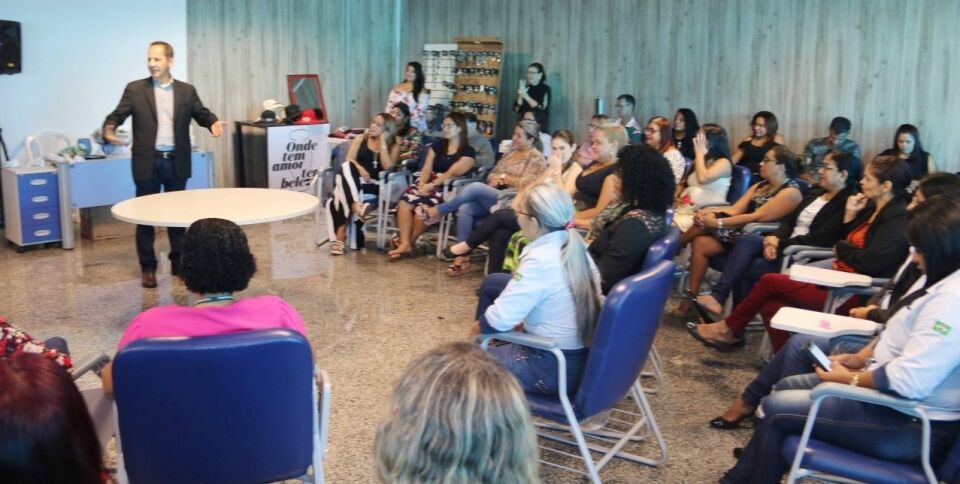 Servidoras públicas recebem homenagem em referência ao Dia das Mães e pela contribuição na eficiência dos serviços prestados à população rondoniense