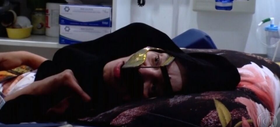 Mulher acorda depois de 27 anos em hospital, praticamente inconsciente