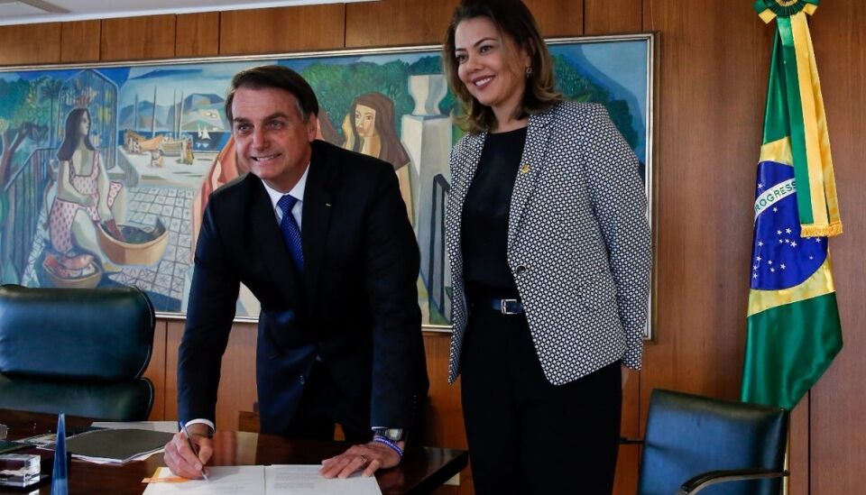 Bolsonaro altera Maria da Penha; agora, agressor pode ser tirado de casa sem decisão judicial