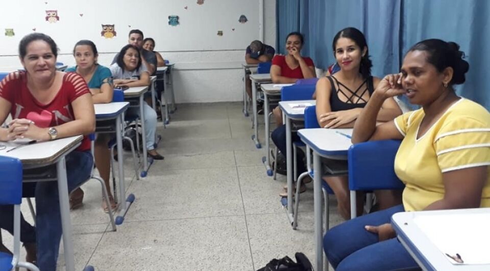 Centro Estadual de Ensino de Jovens e Adultos aplica provão em Cacoal com a participação de mais de 800 candidatos