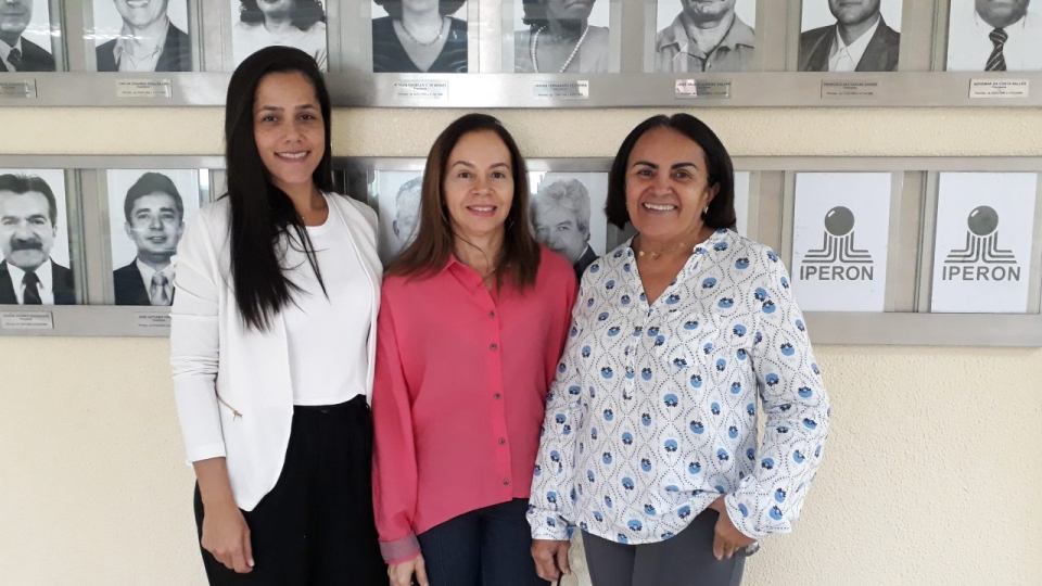 Iperon destaca a importância do trabalho da assistência social e homenageia servidoras, uma com mais de 30 anos de serviço
