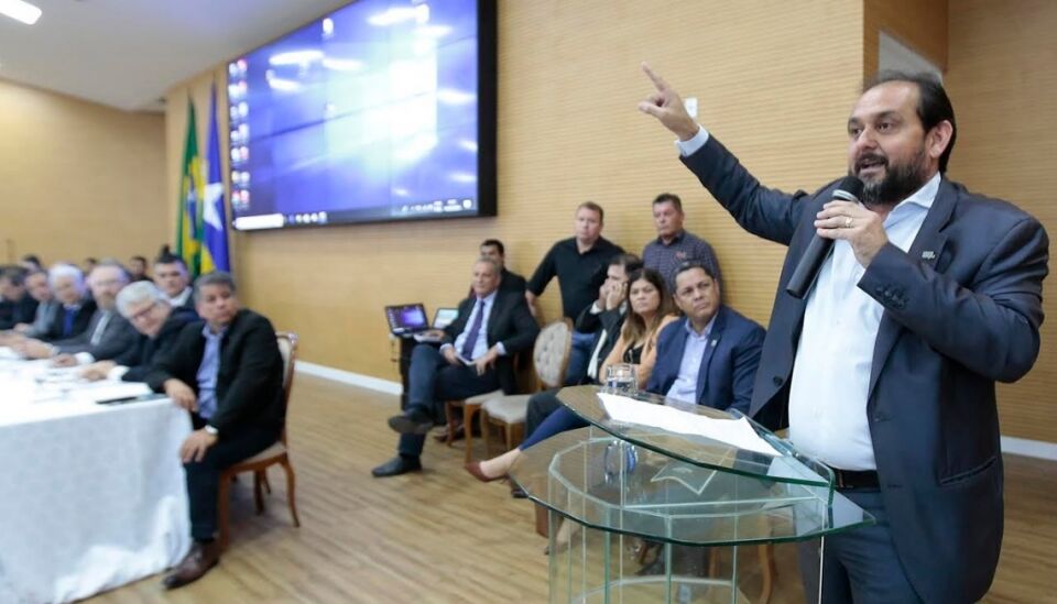 Presidente da Assembleia denuncia cartelização e combinação de preços pelos laticínios