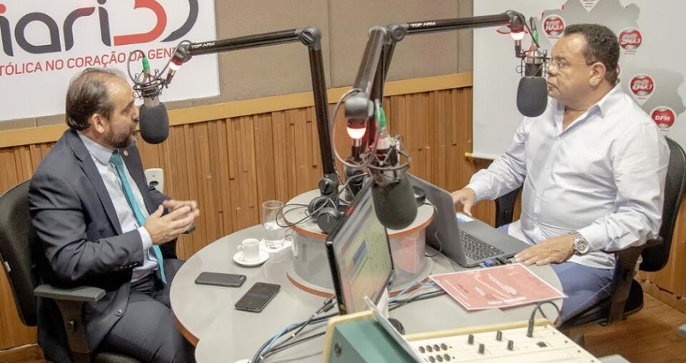 Presidente Laerte Gomes fala das ações da Assembleia Legislativa em entrevista à programa na Rádio Caiari