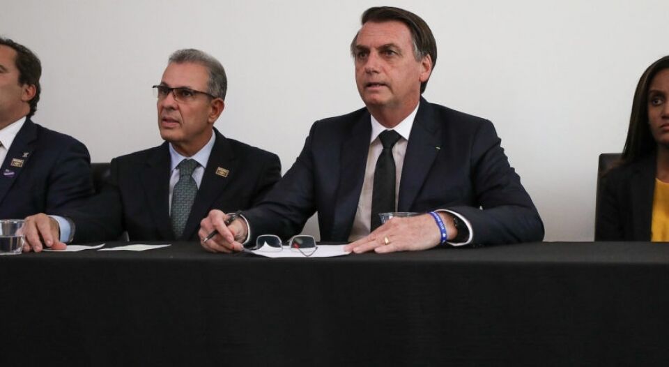 Bolsonaro anuncia R$ 2,5 bi da Petrobras para a educação