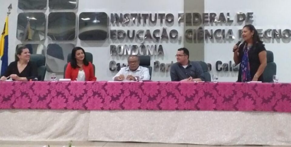 Prefeitura e Ifro entregam certificados para cuidadoras infantis e cuidadoras de idosos