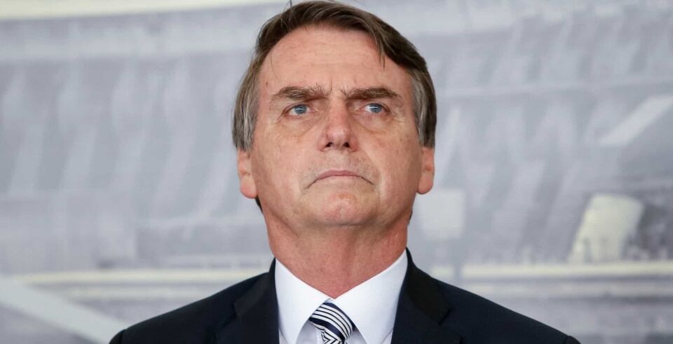 Bolsonaro sanciona projeto que anistia multas aplicadas a partidos