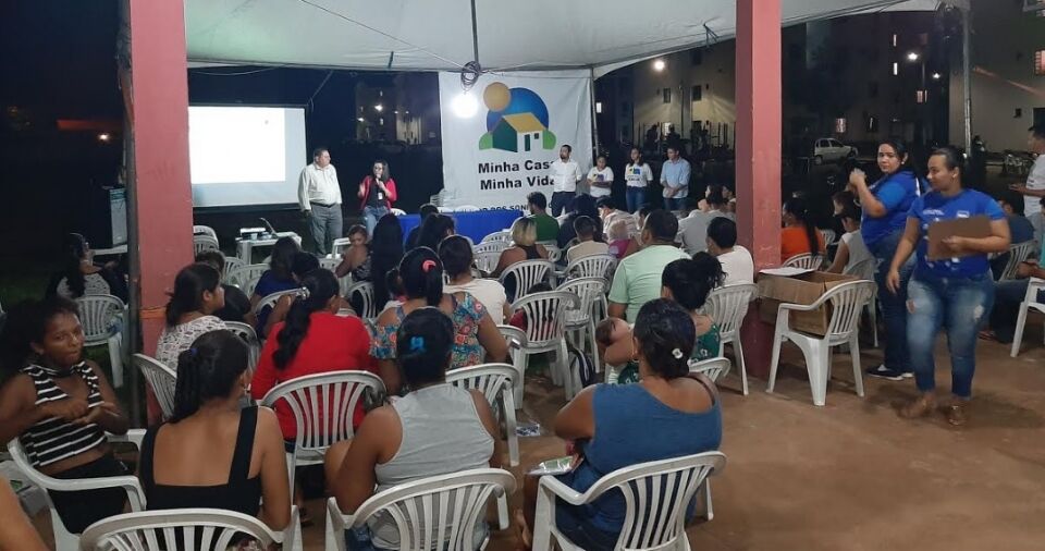 Famílias do ‘Cidade de Todos IX’ participam de palestra sobre orçamento familiar