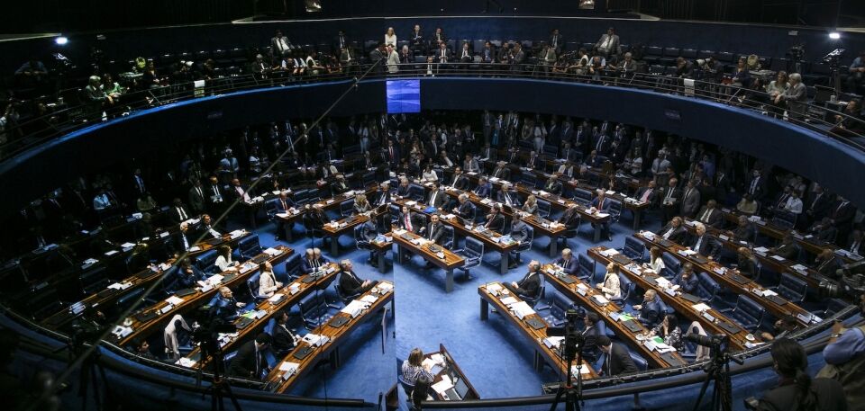 Do que tem medo o Senado da República?, questiona o senador Plínio Valério