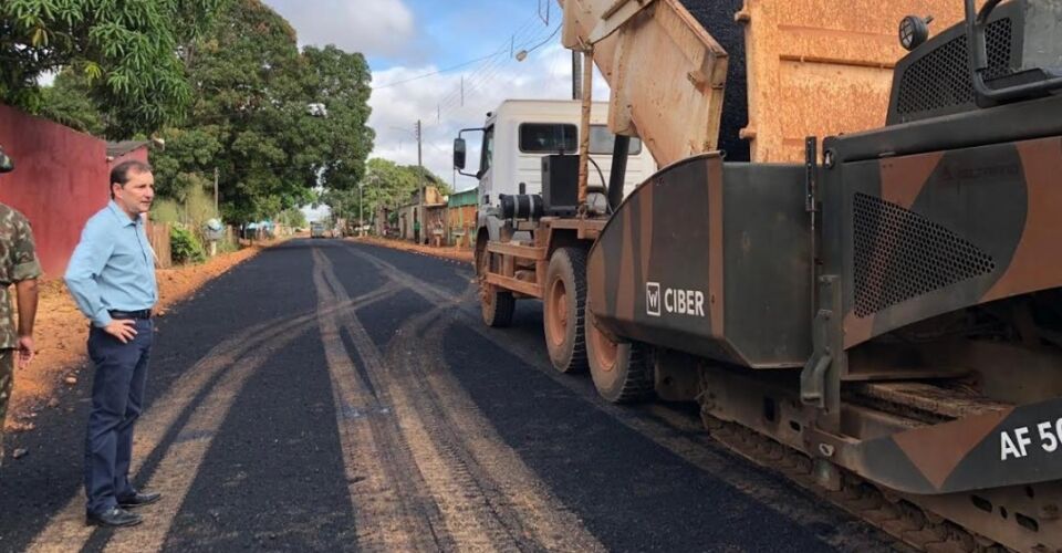Com o fim das chuvas, asfaltamento das ruas do bairro Mariana é retomado