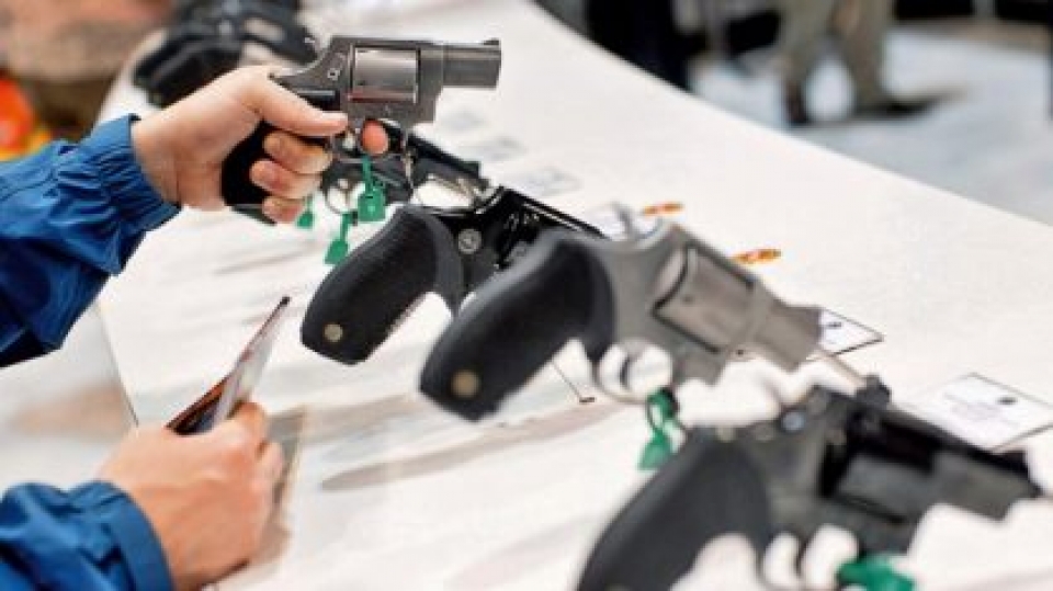 Governadores de 13 estados e do DF divulgam carta aberta contra decreto de armas de Bolsonaro