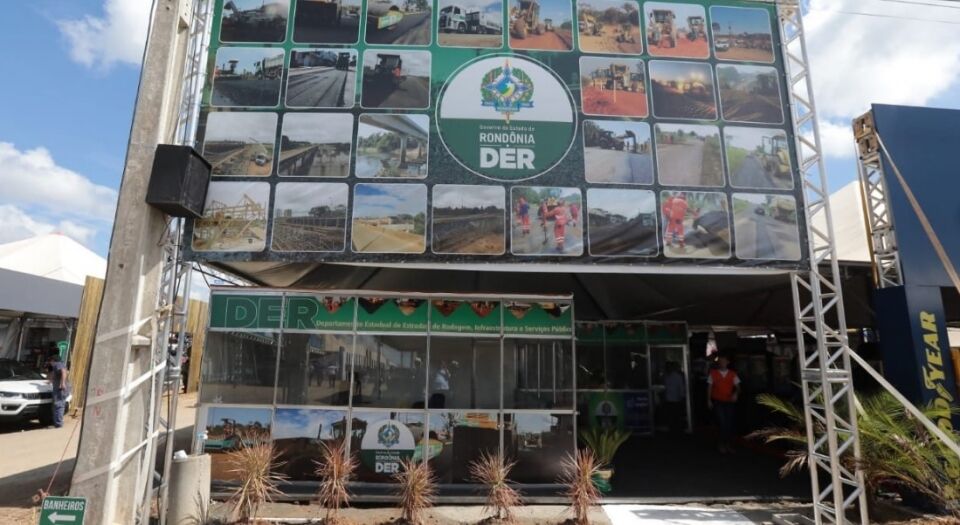 Departamento de Estradas de Rodagem marca presença na 8ª Rondônia Rural Show e divulga ações nas frentes de serviço