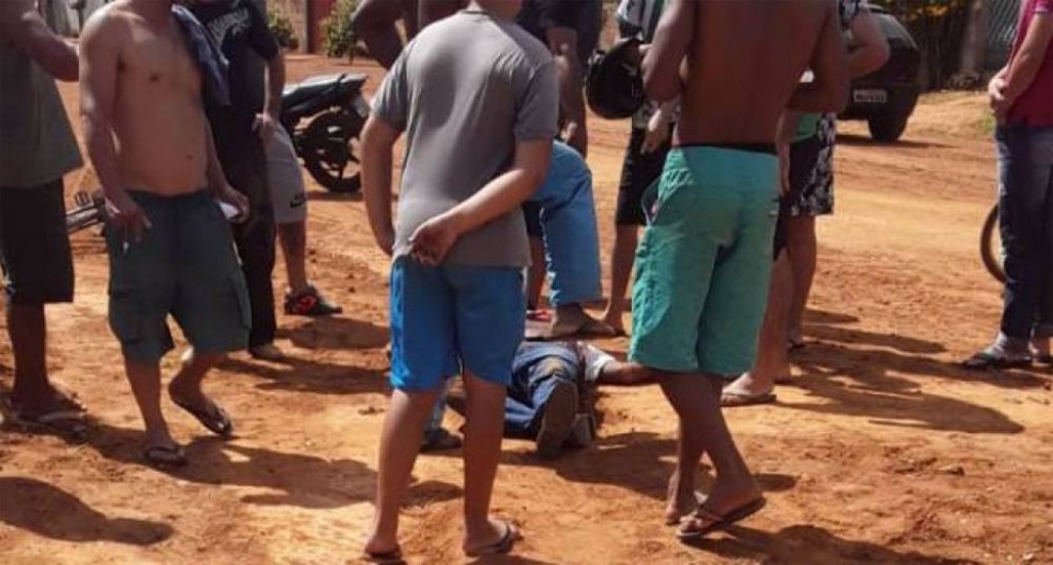 Motociclistas perseguem e matam homem com vários tiros