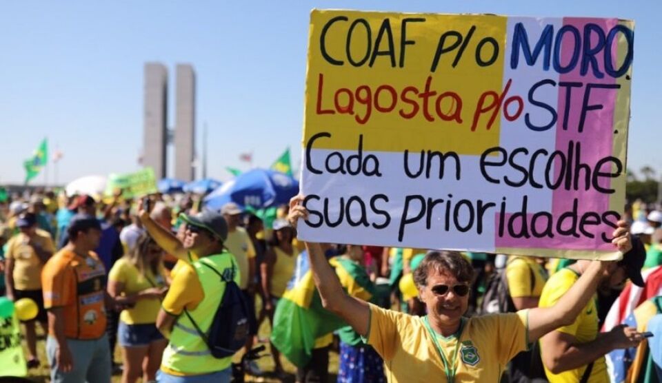 Embora minoritários, ativistas pediram fechamento do Congresso e do STF