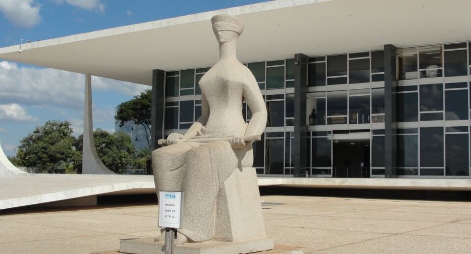 Possibilidade de técnico em farmácia assumir responsabilidade por drogaria é tema de repercussão geral