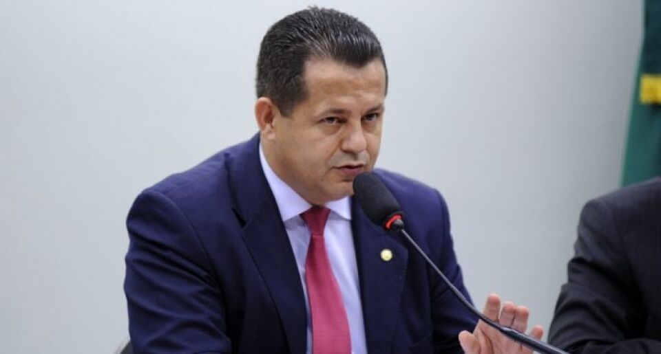 PEC que acaba com a reeleição e unifica eleições avança na Câmara