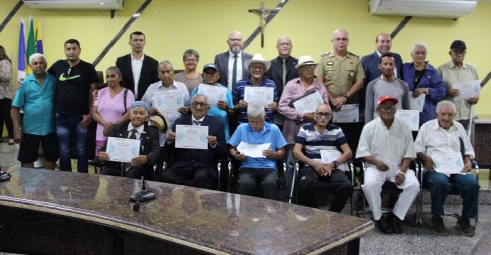 Câmara de Porto Velho exalta soldados da borracha e destaca o Exército.